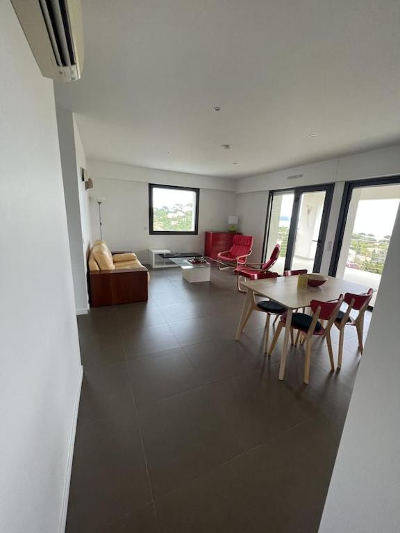 Rdc De Villa Avec Piscine Cavalaire-sur-Mer Extérieur photo